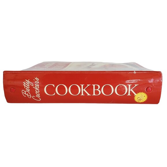 VTG Betty Crocker Cookbook Recipes 5 Ring Big Red Hardcover Divider Tabs 2001 - Picture 8 of 8